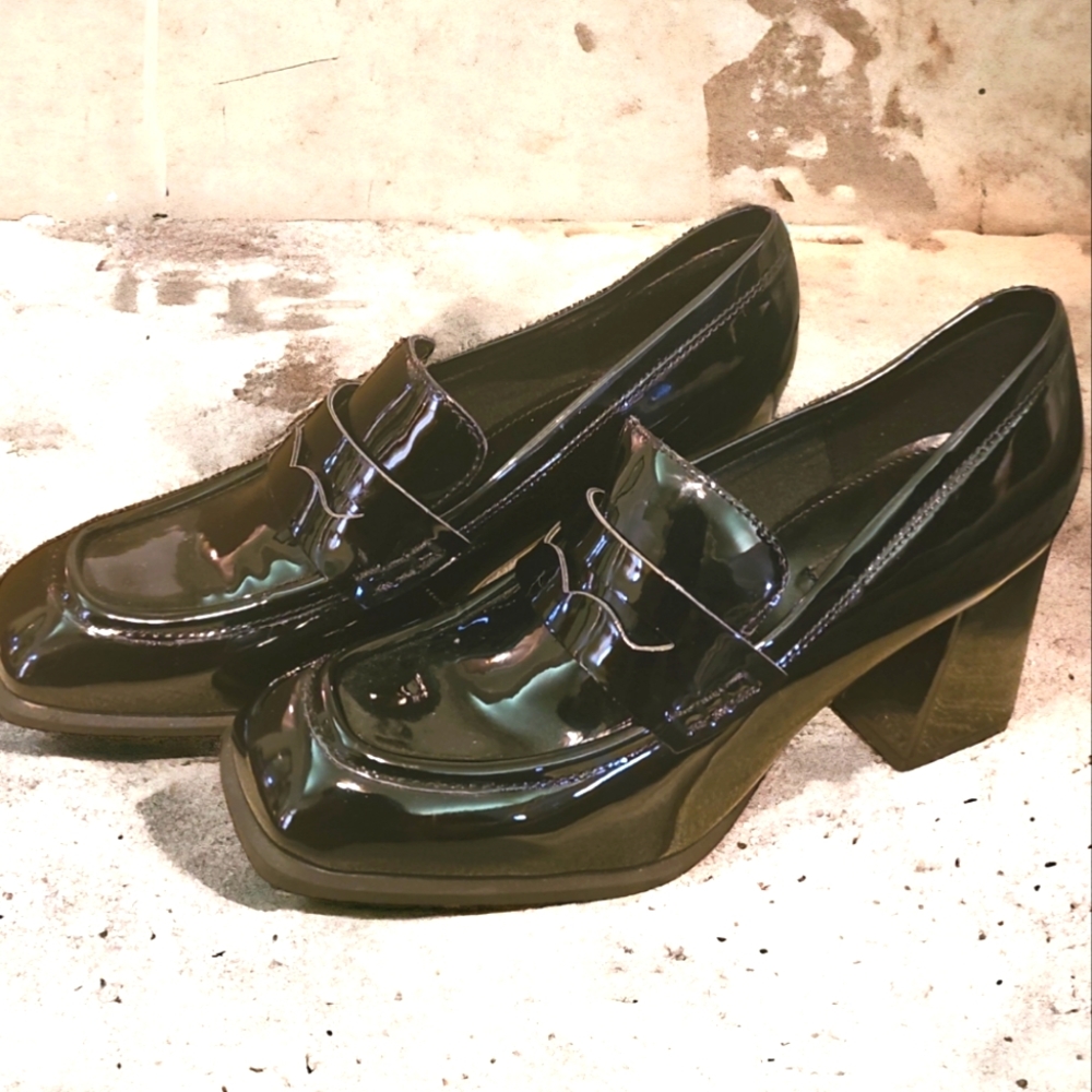 Nine West Women's Zest Black Heeled Patent Leather Loafers NWOT Size 7